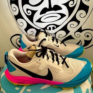 Air Zoom Terra Kiger 5  (Womens Sz 12)